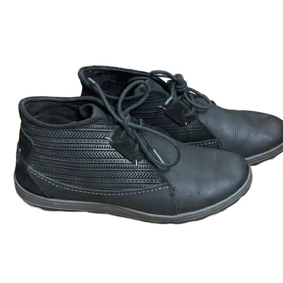 Merrell Black Ashland Chukka Ankle Boots w/Embossed Artesian Designs (Size: 7.5) - Picture 3 of 13